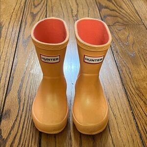 Hunter Vibrant Orange/shimmery Coral rain boots